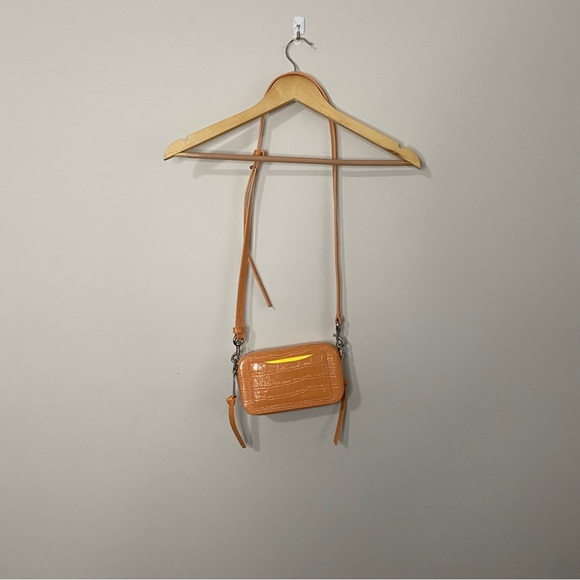 [Marc Jacobs] 100% Leather Croc Embossed Light Orange Crossbody Bag - Picture 7 of 10